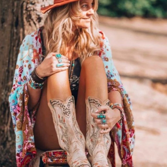 Stunning Genuine Cut Crystals Hues of Blue Lariat Statement Necklace-Boutique - Picture 6 of 7